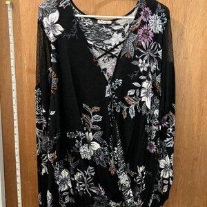 Size 3(3X) - Maurices - Black and Floral Long Sleeve Knit Pullover Blouse